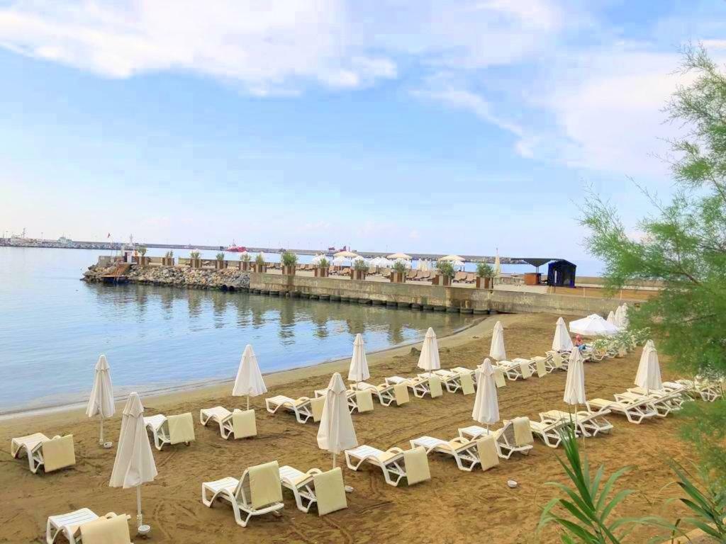Oscar Beachfront Resort & Spa & Casino Kyrenia  Bagian luar foto