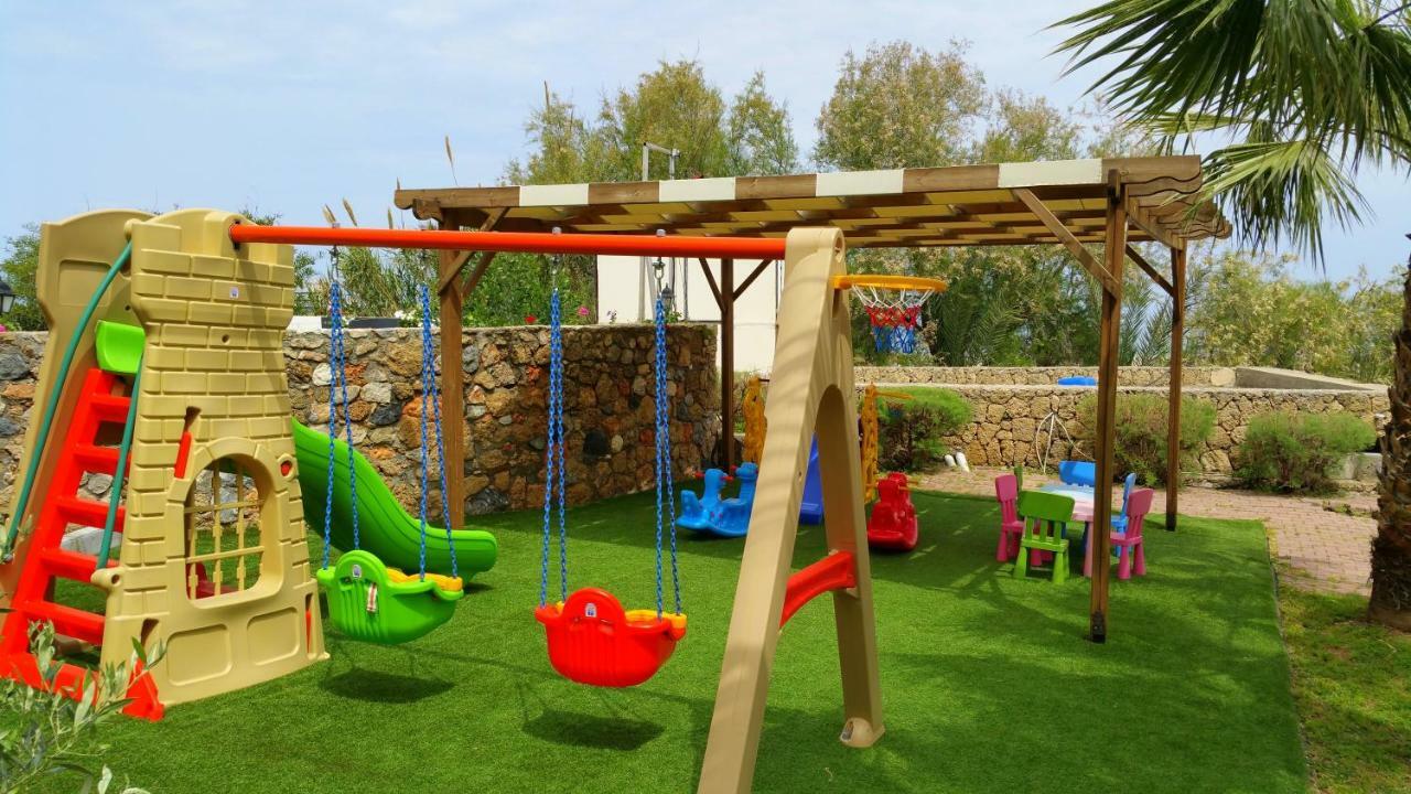 Oscar Beachfront Resort & Spa & Casino Kyrenia  Bagian luar foto