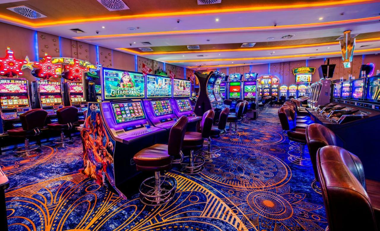 Oscar Beachfront Resort & Spa & Casino Kyrenia  Bagian luar foto